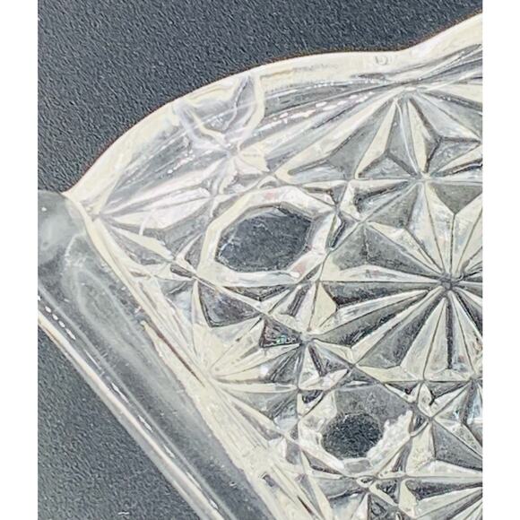 Avon Fan Dish Clear Glass Daisy Button Candy Trinket Soap Plate Pressed Crystal - Picture 4 of 8